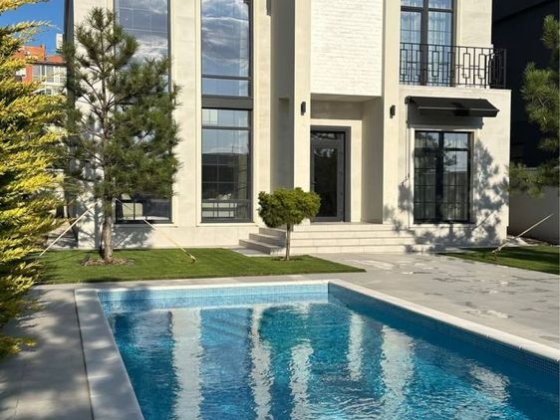 Продам дом в Совиньоне ,авторский ремонт ,300 м2 ,7,5 сотки Бурлачья Балка
