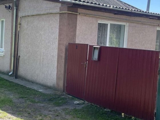 Продається простора частина будинку в самому центрі міста Пирятин, вул. Соборна, 3 Пирятин
