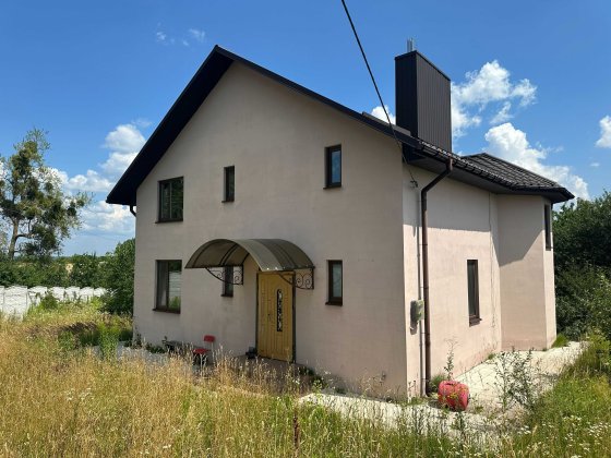 Продаж двоповерхового будинку на 16 сотках, 180 кв.м, 4 кімнати поряд з Рівне єВідновлення, Житловий Обаров