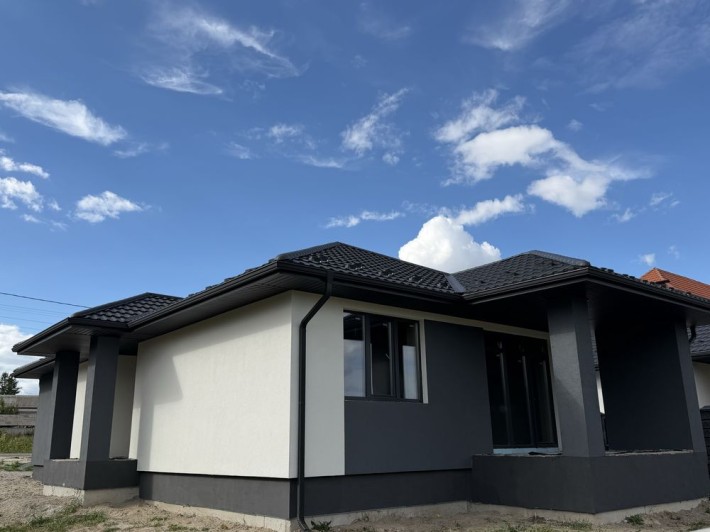 Будинок  в м. Острозі - фото 1