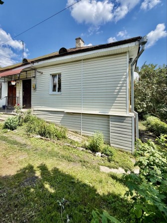 Продаж половини  будинку цент м.Острог - фото 1