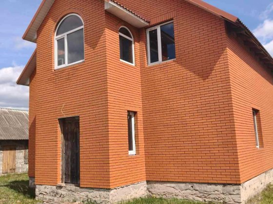 ПРОДАЄТЬСЯ БУДИНОК У М. БЕРЕЗНЕ —район Околиці, поруч дитсадок Березне