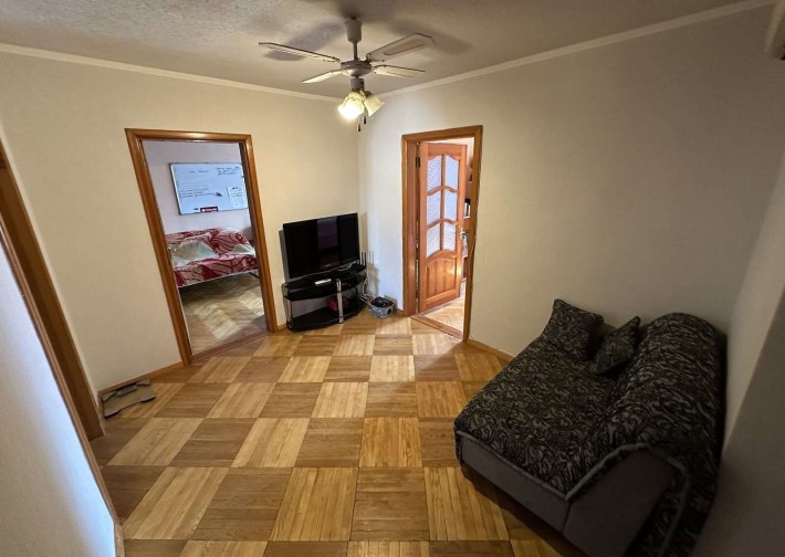 Продаж 3-к квартири вул. Милославська 37 - фото 1