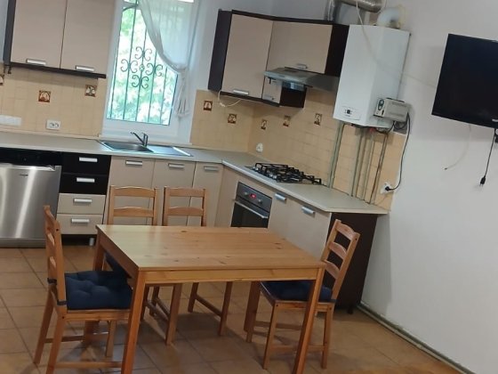 Продаж  2х поверховлго будинку з гаражем і ділянкою на 6 соток.115 кв. м,3 кіинати,на вулиці довга Смиківці