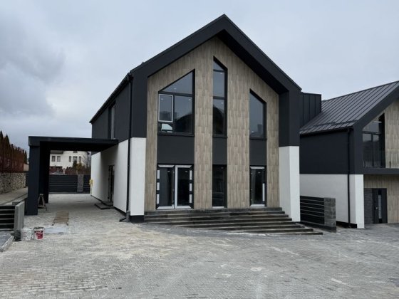 Продаж окремо стоячого будинку в котеджному містечку Смыковцы