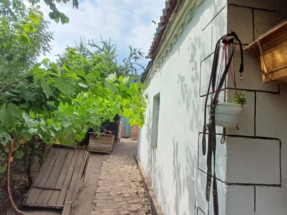 Продається, або здається в оренду півбудинку(більша частина) Первомайськ