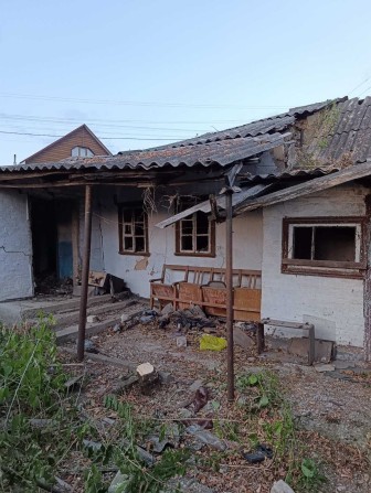 Продаються недорого два  будиночки на одній ділянці. - фото 1