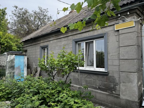 Частина будику в районі центрального ринку Первомайськ