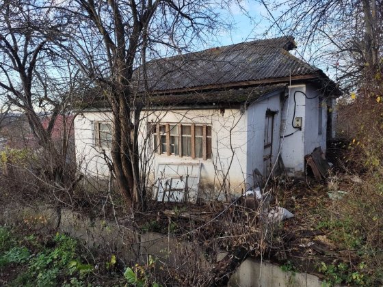 Продається пів будинку в центрі с.м.т.Віньківці Виньковцы
