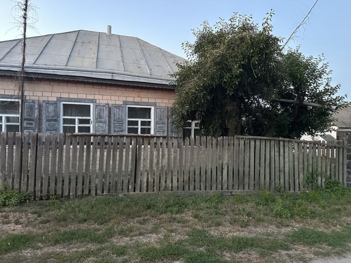 Продам будинок у Золотоноші недалеко від центру - фото 1