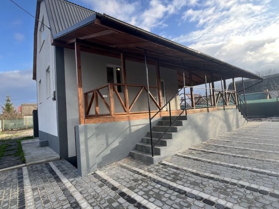 Продається двоповерховий будинок СТ  “Дружба”, с. Лозівок Лозівок