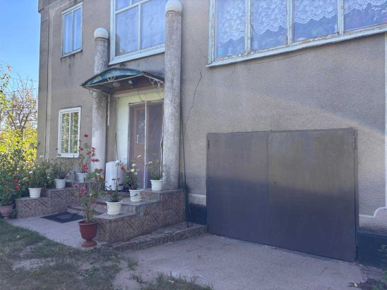 *Продаж просторого будинку в с.Мошни. Мошны
