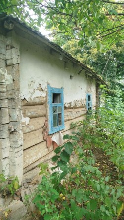 Продам автентичний дерев'яний будинок в с. Киїнка під демонтаж - фото 1