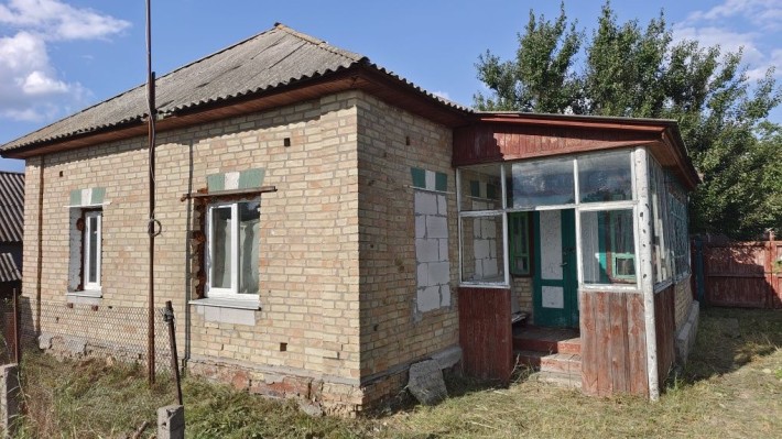 Продається приватизований газифікований будинок у місті Носівка - фото 1