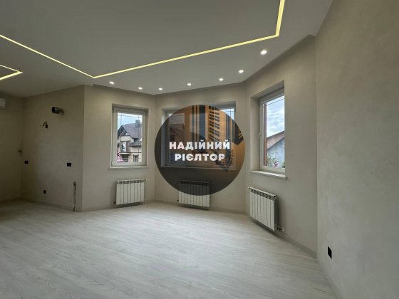 Ідеальний будинок в с. Коровія! 5 хвилин до Ріволлі! Коровия
