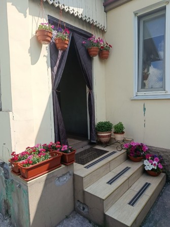 Продам 1/2 будинку район Черемушки України - фото 1