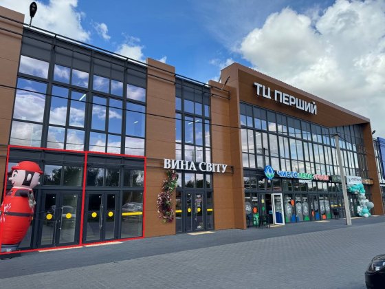 ОРЕНДА фасадних приміщень - 20 м.кв. в ТЦ "Перший" Луцьк