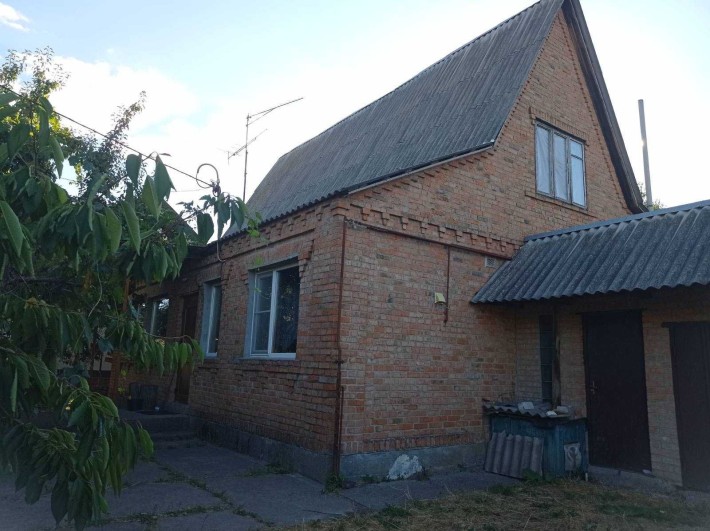 Продаж житлового будинку - фото 1