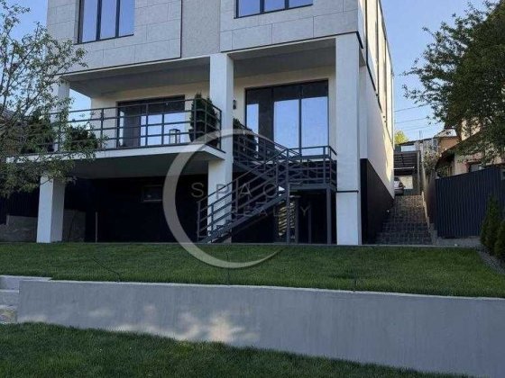 Продається сучасний будинок поруч з Голосіївським парком 320m2 Київ