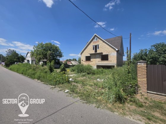272 кв.м. в центрі на Челюскінців