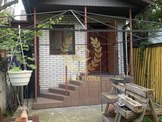 Продам частину будинку або обміняю, 55м² на 2 сотках, з гаражем, Голосіївський район.