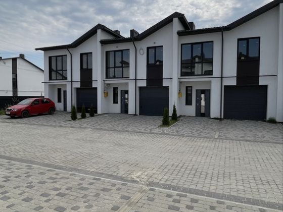 Продаж танхаус 121 м2 з гаражем (зданний) на документах Крихівці