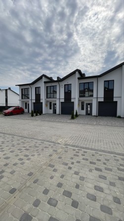 Продаж танхаус 121 м2 з гаражем (зданний) на документах - фото 1
