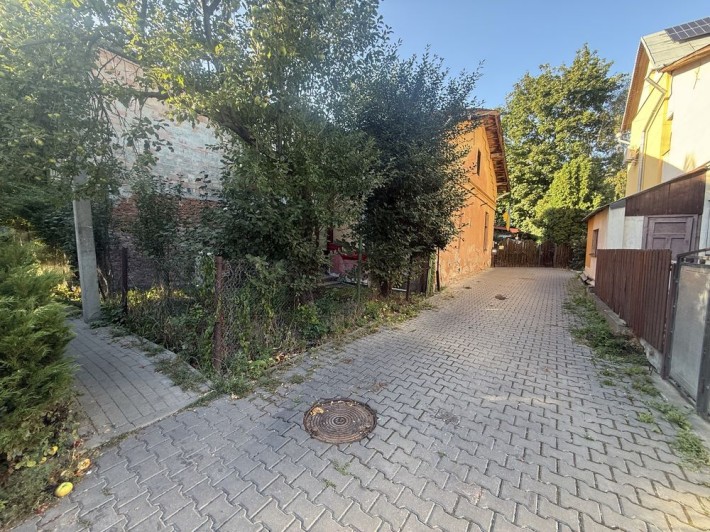 Продам  півсобняк центр - фото 1