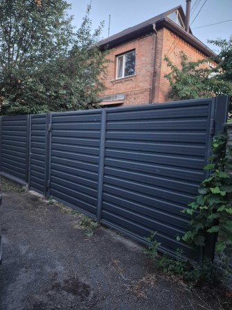 Продаж частини будинку! Район Поселок, біля церкви. - фото 1