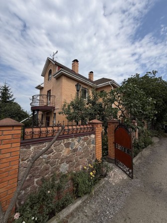 Терміновий продаж будинку в Києві. Русанівські Сади - фото 1