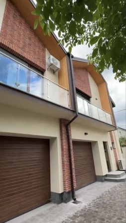 Преміальний таунхаус в центрі Івано-Франківська - фото 1