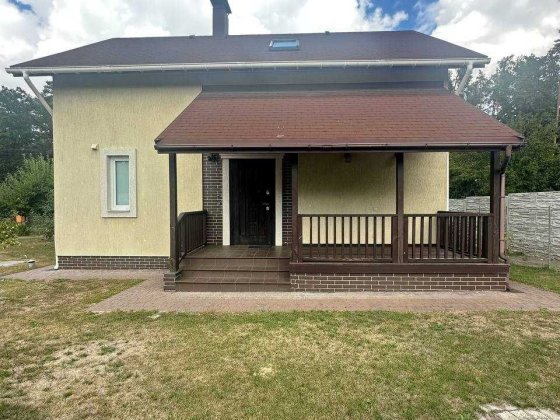 Продаж 2-го  будинку 104 кв.м, 6 соток,  с\т "Нивки" ,м.Житомирська -10хв Київ