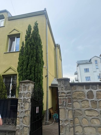 Продається будинок в самому центрі міста. Вулиця франка, коперника, павлика - фото 1