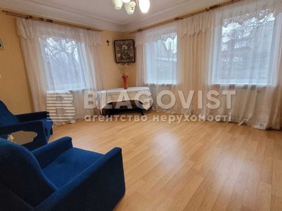 Продам будинок з земельною ділянкою в Новобіличах. Академмістечко