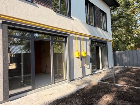 Продам таунхаус Ірпінь біля парку Незнайки кутовий з великою ділянкою
