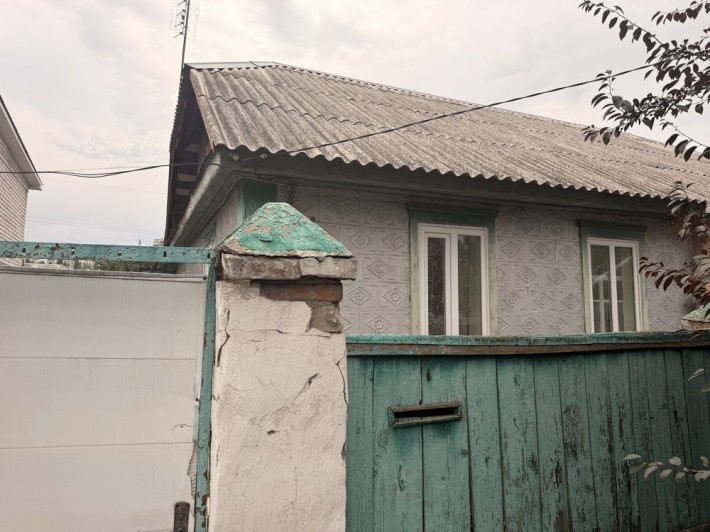 Продам  частину будинку з ОКРЕМИМ  подвірʼям ,район 1 лікарні - фото 1