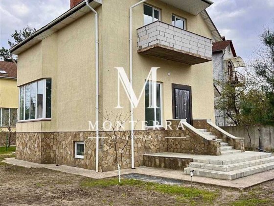 Продається Будинок з ремонтом 5хв до метро Житомирська м. Київ, Святош р-й 6 сот землі, закрита тери