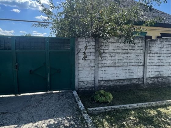 Продаж пів будинку на третьому занасипу Кременчуг
