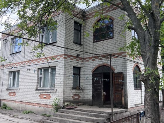 Добротний двоповерховий будинок. Кременчуг
