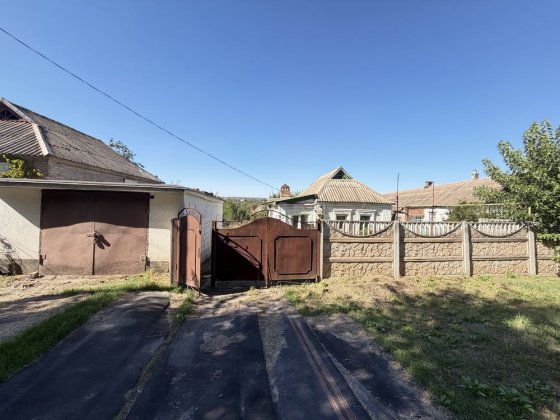 Продам будинок із приватизованими земельними ділянками Кривой Рог