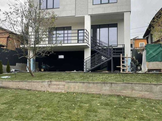Котедж 320м.кв, 6 соток, Голосієво, вул. Листопадна