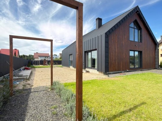Сучасний будинок 270 м² поруч із сосновим лісом | 12 сотих Луцк