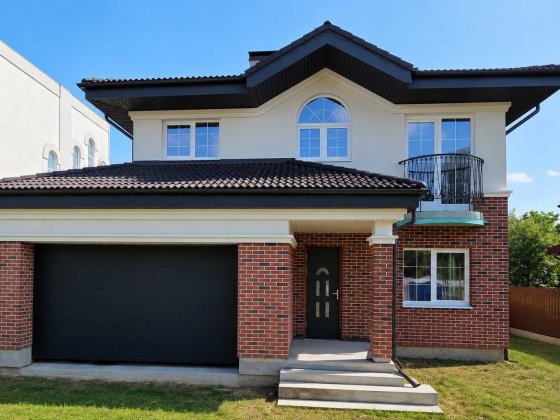 Будинок 210 м² біля метро Осокорки / Славутич | 6 соток | гараж на 2 авто