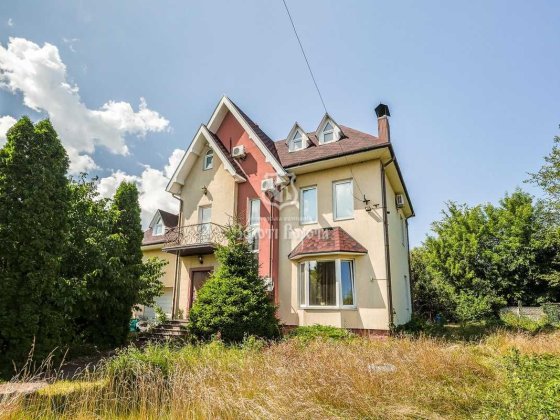 Будинок, 3 пов. Гарний стан. 57-а Садова, 7/9, Дарницький район