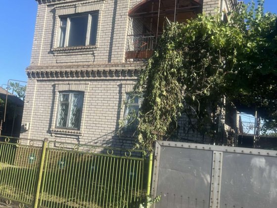 Продам дом  р-н Дружбы, ул. Батьківщини ( бывшая Родины) "Сертификат можна. Кривий Ріг