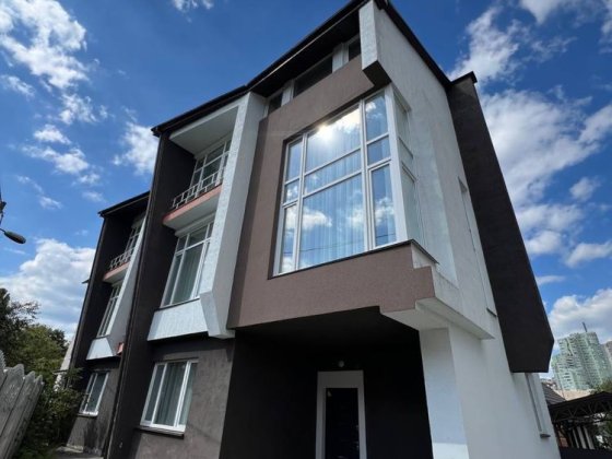 Продаж 3-х поверхового таунхауса з ремонтом, Голосіївський район