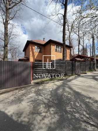 Будинок добротний, з газом, велика площа, тиха вулиця серед дубів, якісний ремонт - фото 1