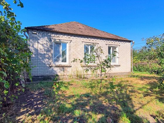 ПРОДАМ будинок по Паровозній 10 сот Кривой Рог