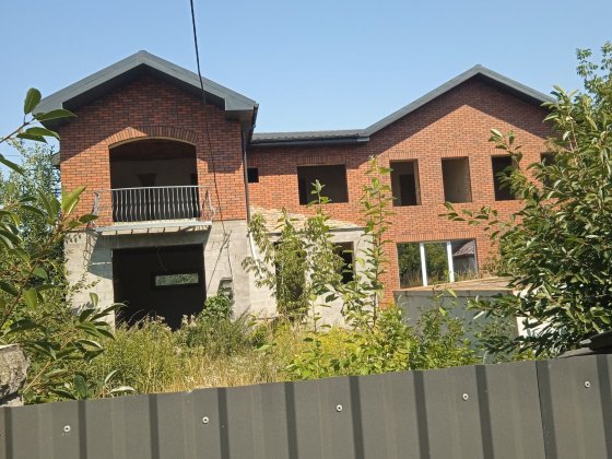 Продаж будинку місто Луцьк,вулиця Хурсенка , наявність бомбосховища Луцк