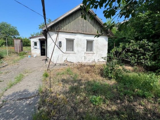 На 17 кварталі зупинка Інтернат за маркетом 33 метра2  Продаж  будиночок 50 м2 на дві кімнати з санв Кривой Рог